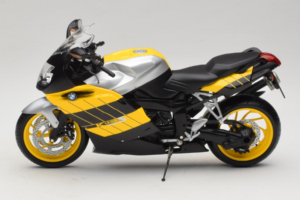 BMW K1200S Жълт Черен Minichamps 1:10 80430309224 Метал — снимка 4 от 8