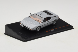 BMW M1 Сив IXO 1:43 CLC602N Метал — снимка 2 от 4