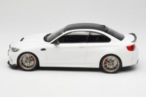 BMW M2 F87 CS Alpine White Златни Джанти Minichamps 1:18 155021020 Метал — снимка 3 от 6