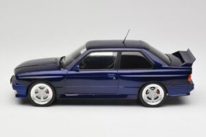 BMW M3 E30 Macau Blue IXO 1:18 18CMC122 Метал — снимка 3 от 6