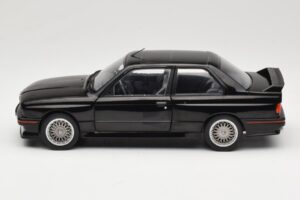 BMW M3 E30 Sport Evo Черен Solido 1:18 S1801501 Метал — снимка 4 от 8