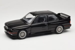 BMW M3 E30 Sport Evo Черен Solido 1:18 S1801501 Метал