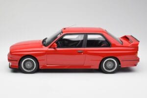 BMW M3 E30 Sport Evolution Червен Otto 1:12 G033 Смола — снимка 3 от 6