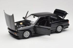 BMW M3 E30 Black Metallic Minichamps 1:18 180020306 Метал — снимка 2 от 8