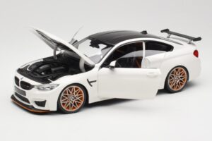 BMW M4 F82 GTS Alpine White Minichamps 1:18 110025221 Метал — снимка 2 от 8