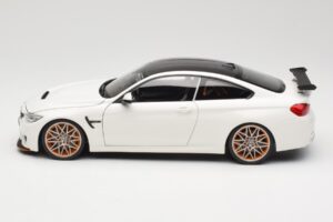 BMW M4 F82 GTS Alpine White Minichamps 1:18 110025221 Метал — снимка 4 от 8