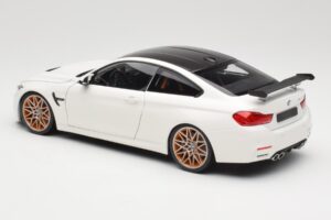 BMW M4 F82 GTS Alpine White Minichamps 1:18 110025221 Метал — снимка 7 от 8
