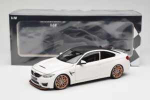 BMW M4 F82 GTS Alpine White Minichamps 1:18 110025221 Метал — снимка 8 от 8