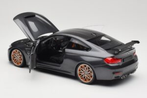 BMW M4 F82 GTS Mineral Grey Metallic Minichamps 1:18 110025222 Метал — снимка 5 от 8