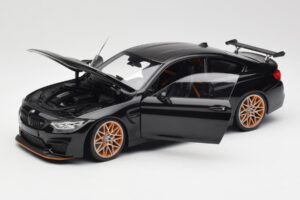 BMW M4 F82 GTS Sapphire Black Metallic Minichamps 1:18 110025220 Метал — снимка 2 от 8