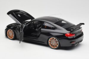 BMW M4 F82 GTS Sapphire Black Metallic Minichamps 1:18 110025220 Метал — снимка 5 от 8
