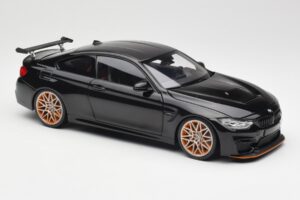 BMW M4 F82 GTS Sapphire Black Metallic Minichamps 1:18 110025220 Метал — снимка 6 от 8
