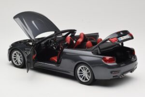 BMW M4 F83 Кабриолет Mineral Grey Paragon 1:18 80432339610 Метал — снимка 5 от 8