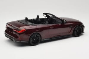 BMW M4 G83 Кабриолет Червен Металик Minichamps 1:18 155021032 Метал — снимка 2 от 6