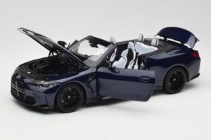 BMW M4 G82 Кабриолет Синьо Metallic Minichamps 1:18 110021031 Метал — снимка 2 от 8