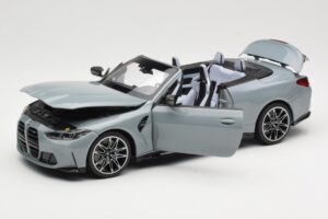 BMW M4 G83 Кабриолет Grey Metallic Minichamps 1:18 110021032 Метал — снимка 2 от 8