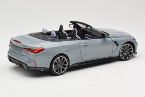 BMW M4 G83 Кабриолет Grey Metallic Minichamps 1:18 110021032 Метал — снимка 3 от 8