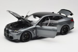 BMW M4 G82 Сив Metallic Minichamps 1:18 113020124 Метал — снимка 2 от 8