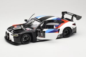 BMW M4 G82 GT3 Presentation 2021 Minichamps 1:18 80435A5D002 Метал — снимка 2 от 8