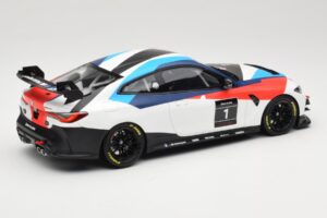 BMW M4 G82 GT4 #1 Presentation 2022 Otto 1:18 OT1228 Смола — снимка 2 от 6