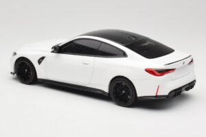 BMW M4 G82 Бял Minichamps 1:18 155020122 Метал — снимка 5 от 6