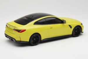 BMW M4 G82 Жълт Minichamps 1:18 155020120 Метал — снимка 2 от 6