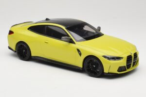 BMW M4 G82 Жълт Minichamps 1:18 155020120 Метал — снимка 4 от 6