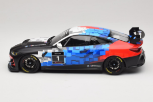 BMW M4 GT4 #1 Presentation 2024 Otto 1:18 OT1125 Смола — снимка 3 от 6