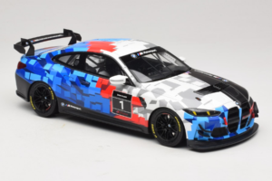 BMW M4 GT4 #1 Presentation 2024 Otto 1:18 OT1125 Смола — снимка 4 от 6