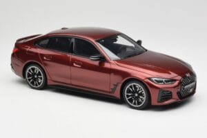 BMW M440i G26 Gran Coupe Aventurine Червен Otto 1:18 OT1075 Смола — снимка 4 от 6