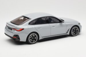 BMW M440i G26 Gran Coupe Brooklyn Сиво Металик Otto 1:18 OT454 Смола — снимка 2 от 6