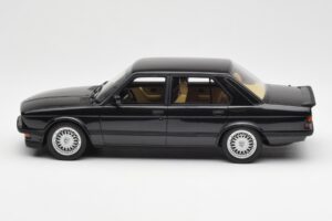BMW M5 E28 Diamond Черен Otto 1:18 OT184 Смола — снимка 3 от 6