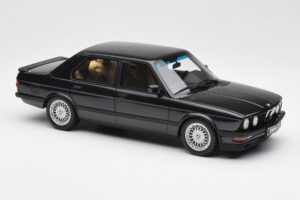 BMW M5 E28 Diamond Черен Otto 1:18 OT184 Смола — снимка 4 от 6