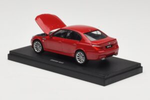 BMW M5 E60 Червен Kyosho 1:43 03503R Метал — снимка 2 от 4
