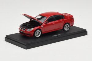 BMW M5 E60 Червен Kyosho 1:43 03503R Метал — снимка 3 от 4