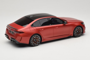 BMW M5 G90 Beach Orange GT Spirit 1:18 GT966 Смола — снимка 2 от 6