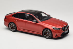 BMW M5 G90 Beach Orange GT Spirit 1:18 GT966 Смола — снимка 4 от 6