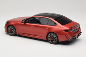 BMW M5 G90 Beach Orange GT Spirit 1:18 GT966 Смола — снимка 5 от 6