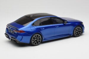 BMW M5 G90 Marina Bay Blue Metallic GT Spirit 1:18 GT507 Смола — снимка 2 от 6