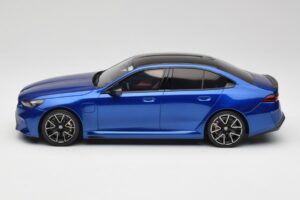 BMW M5 G90 Marina Bay Blue Metallic GT Spirit 1:18 GT507 Смола — снимка 3 от 6