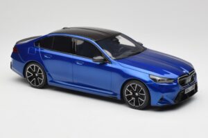 BMW M5 G90 Marina Bay Blue Metallic GT Spirit 1:18 GT507 Смола — снимка 4 от 6