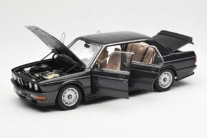 BMW M535i E28 Diamond Черен AUTOart 1:18 75162 Метал — снимка 2 от 8