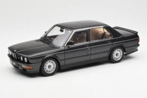 BMW M535i E28 Diamond Черен AUTOart 1:18 75162 Метал