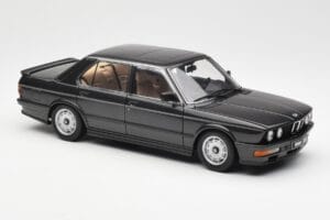 BMW M535i E28 Diamond Черен AUTOart 1:18 75162 Метал — снимка 6 от 8