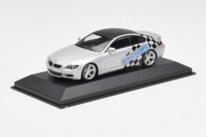 BMW M6 E63 IAA Frankfurt Сребрист Minichamps 1:43 M6001 Метал — снимка 2 от 4
