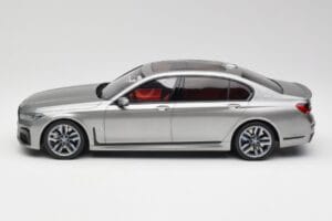 BMW M760i G12 V12 Final Edition Сив GT Spirit 1:18 GT478 Смола — снимка 3 от 6