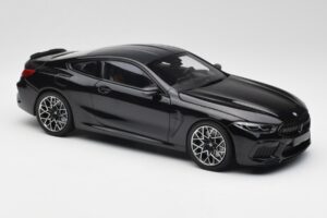 BMW M8 F92 Сапфирено Черно Minichamps 1:18 110029021 Метал — снимка 6 от 8