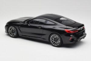 BMW M8 F92 Сапфирено Черно Minichamps 1:18 110029021 Метал — снимка 7 от 8