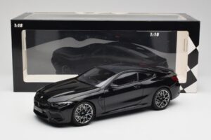 BMW M8 F92 Сапфирено Черно Minichamps 1:18 110029021 Метал — снимка 8 от 8