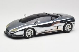 BMW Nazca M12 Chrome Silver Revell 1:18 08916 Метал